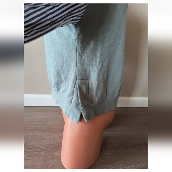 Women's Charmed Hearts Striped Open Ruffle Sleeve Knit Top Sweater M - Picture 4 of 7